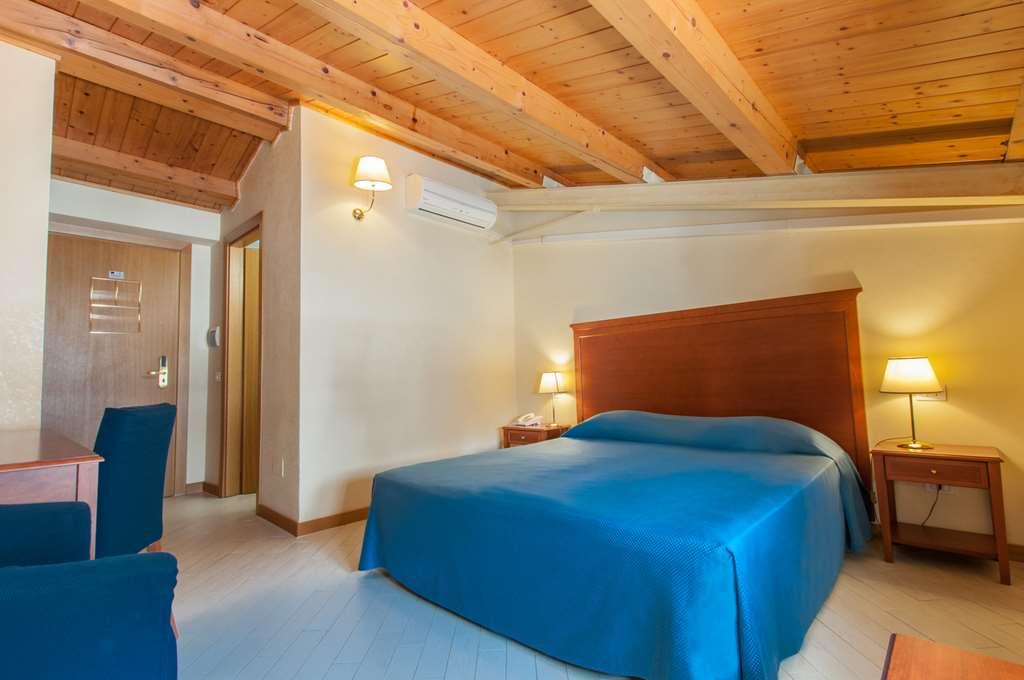 Park Hotel Villa Americana Rodi Garganico Pokoj fotografie